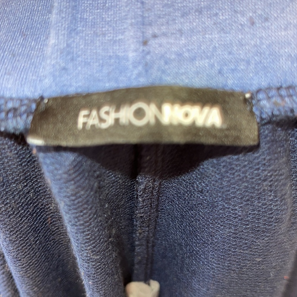 Medium Fashion Nova cropped top & pants set - Picture 4 of 11